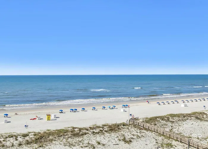 Condo On The Beach- Walk To Restaurants, Shops And Activities.