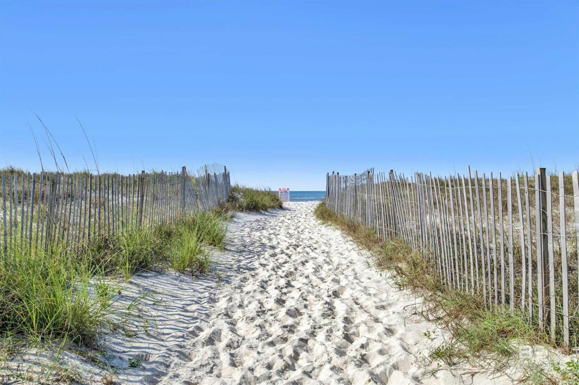 On The Beach- Walk To Restaurants, Shops And Activities. *